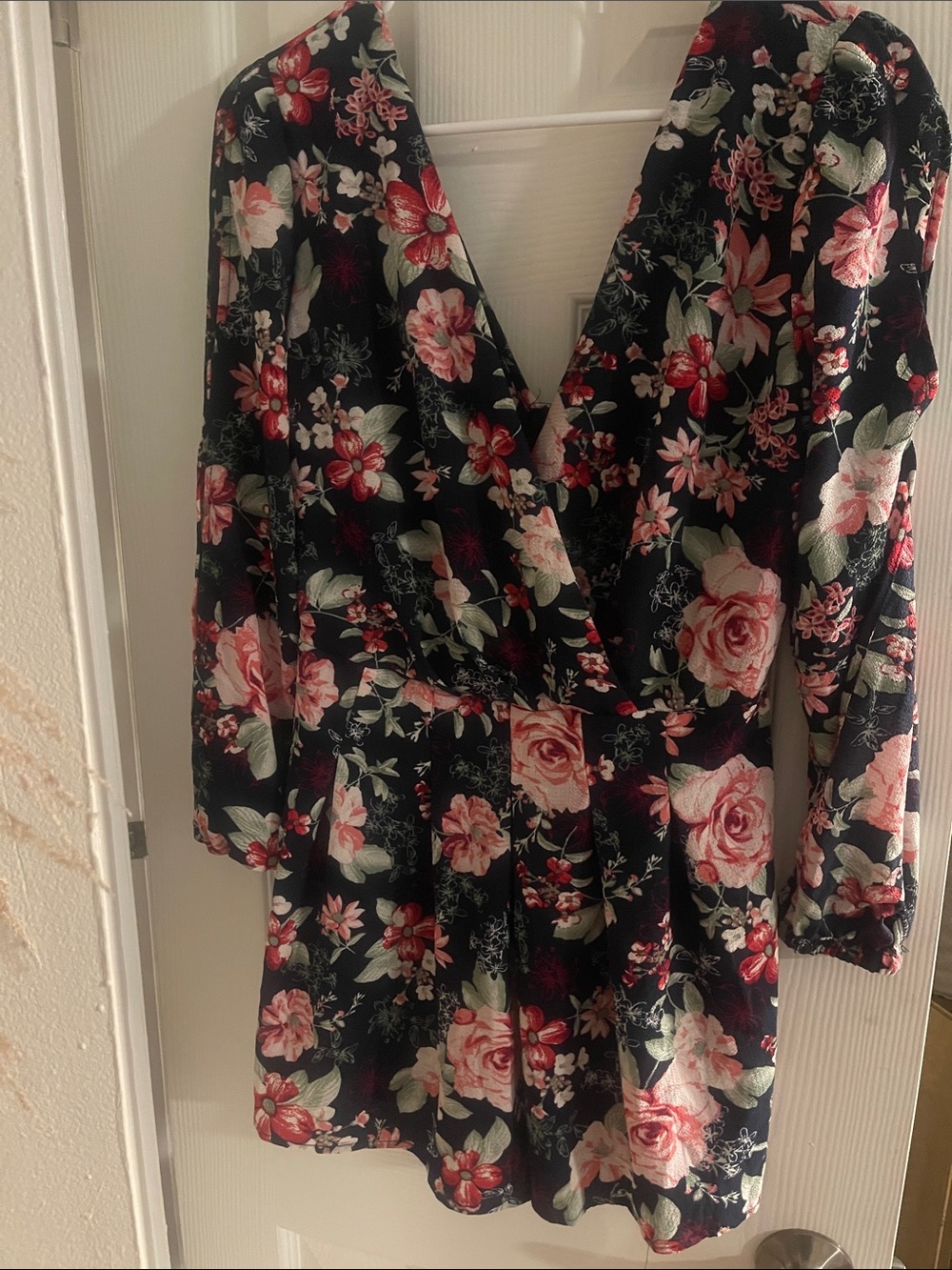 Floral V-Neck Long Sleeve Women's romper in Black and Pink